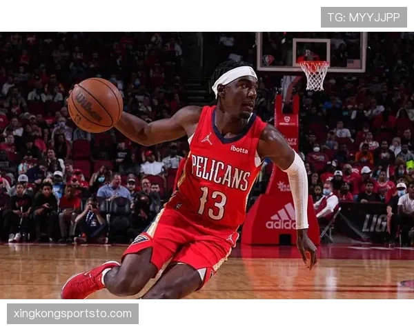 拉沙德·刘易斯无球跑动拉开空间，高效输出改变对手防守布局